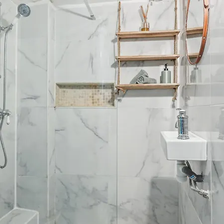 Serenty - Chic 1br Steps From The Louvre & Palais Royal & Opera Apartment Paris