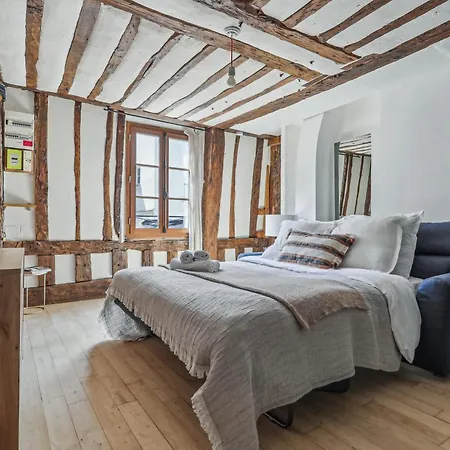 Serenty - Chic 1br Steps From The Louvre & Palais Royal & Opera Apartment Paris