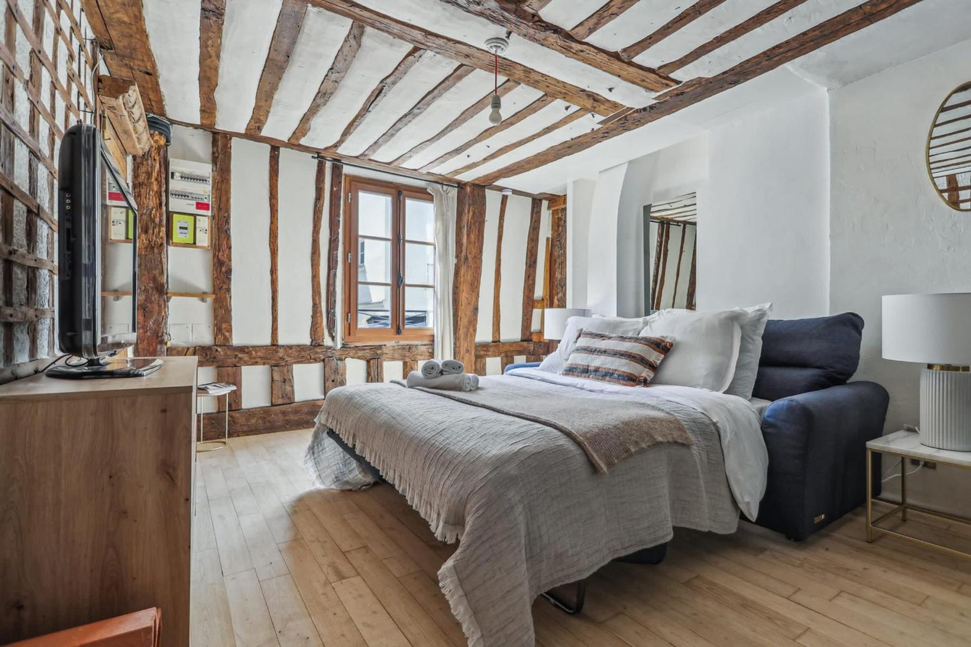 Serenty - Chic 1br Steps From The Louvre & Palais Royal & Opera Apartment Paris